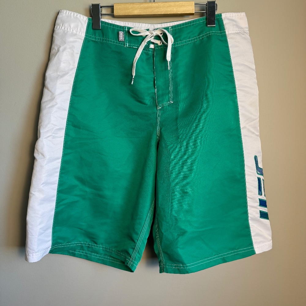 UFC Mens Board Shorts Green White Size 36 Swim Surf Beach Vacation Streetwear‎
